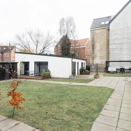 Private Townhouse W Terrace Апартаменты Орхус