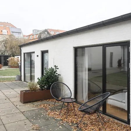 Апартаменты Private Townhouse W Terrace